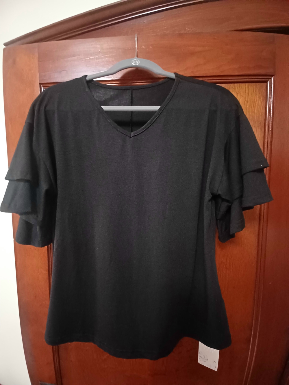 Women’s Black V-Neck Short Sleeve Ruffle Top